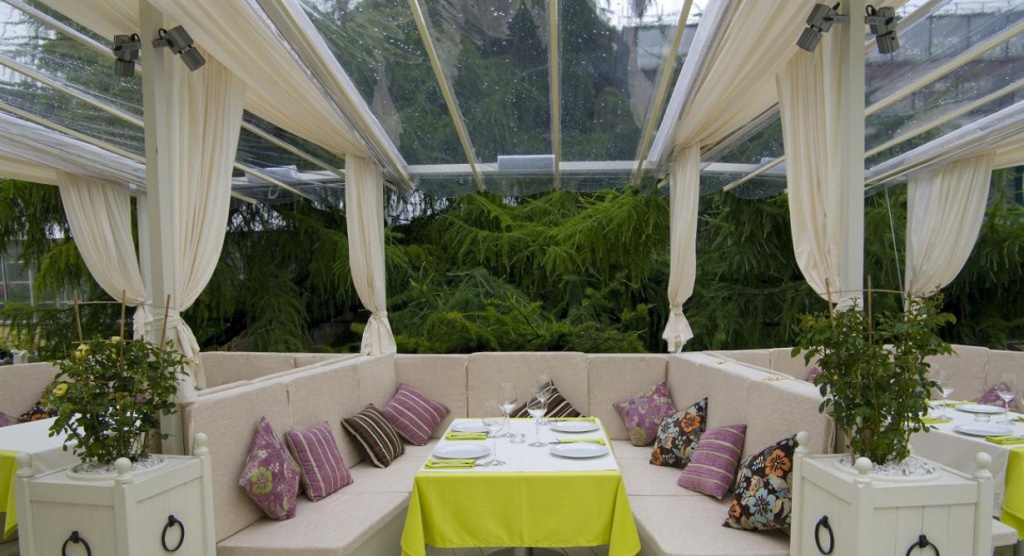 ПВХ пленка для тентов кафе