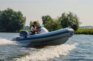 надувная лодка из воздуходержащей ткани с полиуретановым покрытием